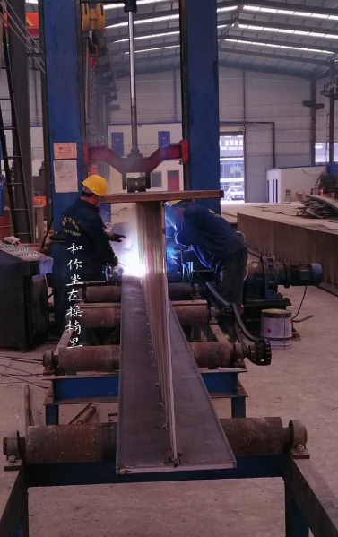 甘肃永昌钢结构厂H型钢组立机